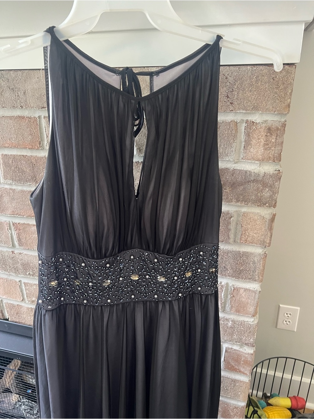 Jessica Howard Black Pleated Overlay Evening Dress - Picture 2 of 4